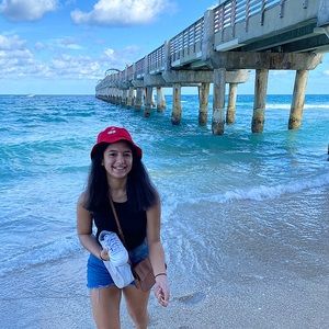 Meet your Posher, Ava